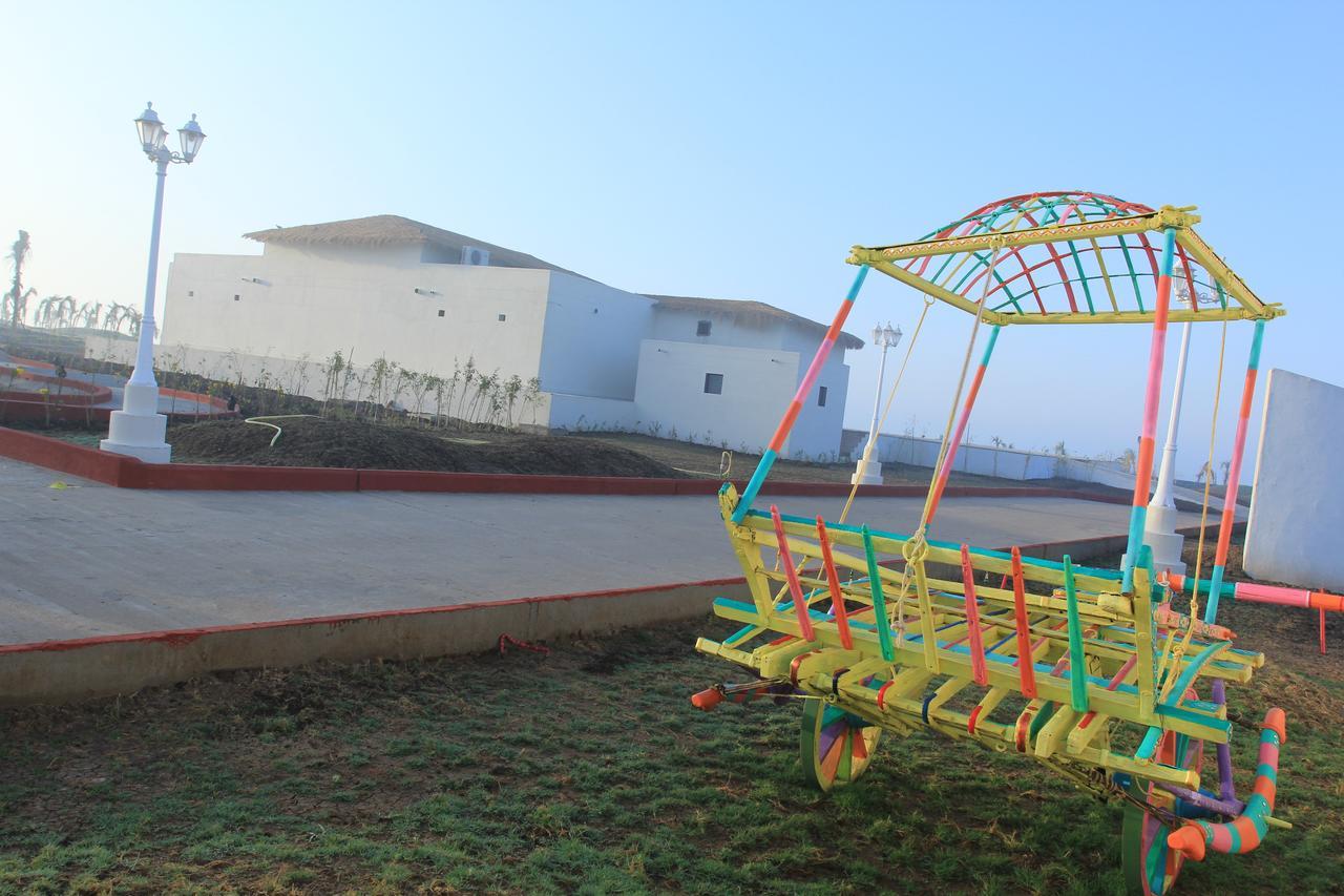 Serena Beach Resort Māndvi Dış mekan fotoğraf