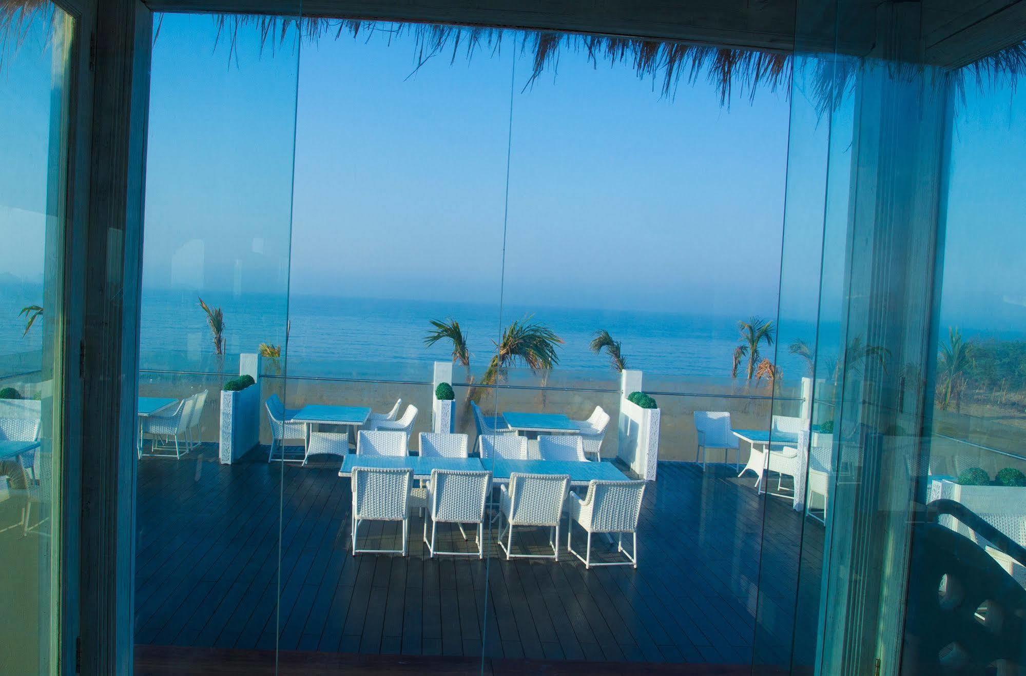 Serena Beach Resort Māndvi Dış mekan fotoğraf