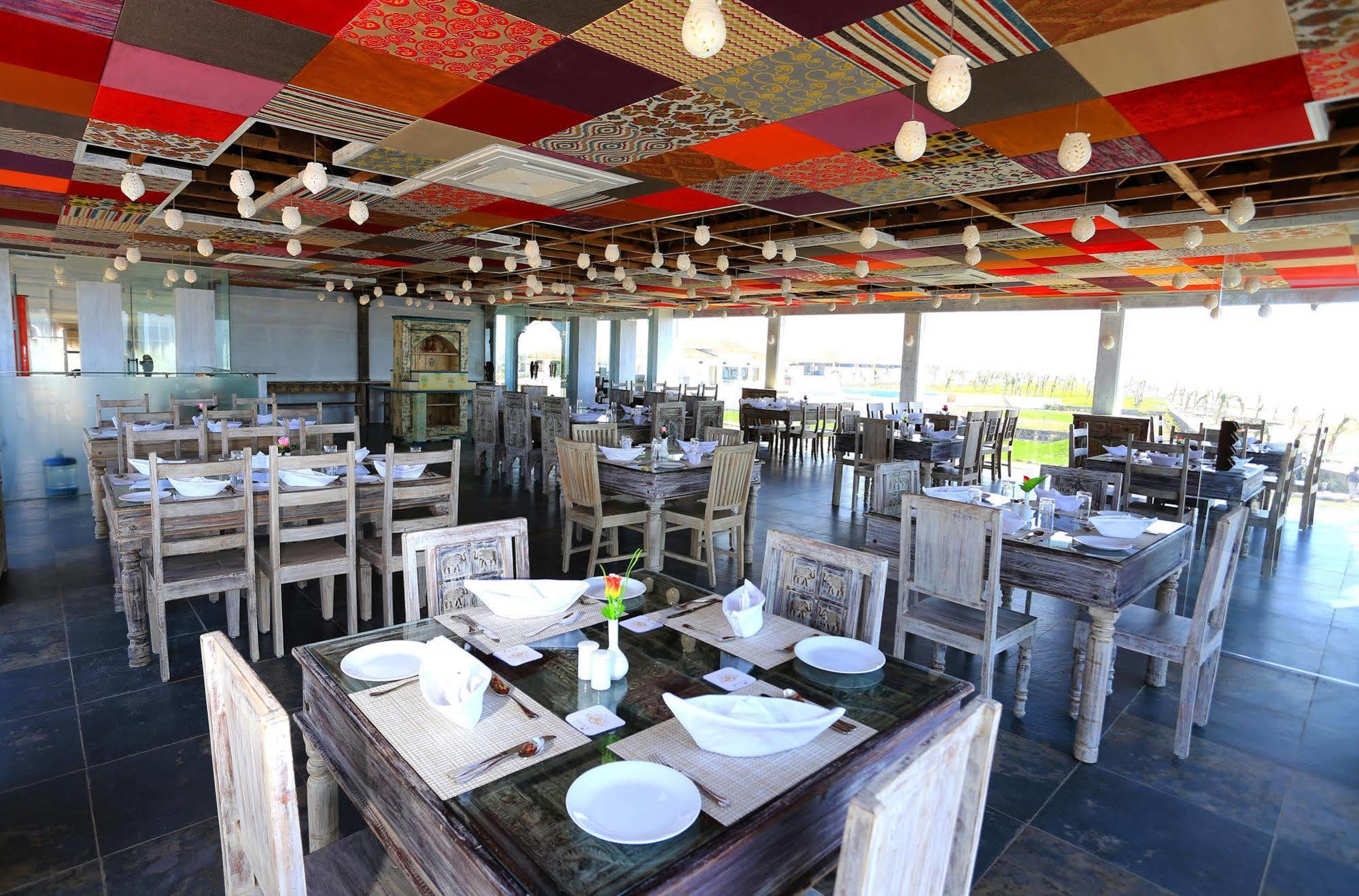 Serena Beach Resort Māndvi Dış mekan fotoğraf