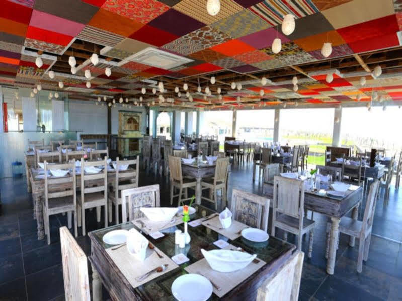 Serena Beach Resort Māndvi Dış mekan fotoğraf